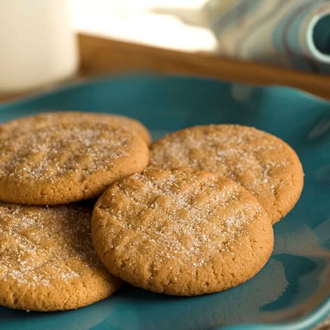 SKIPPY® peanut butter has been around since 1933, so these SKIPPY® Classic Peanut Butter Cookies are truly just like grandma's. Skippy Peanut Butter Cookies, Peanut Butter Cookies Recipes, Butter Cookies Recipes, Recipes Peanut Butter, Peanut Butter Spread, Peanut Butter Recipe, Peanut Butter Kiss Cookies, Skippy Peanut Butter, Recipes With Ingredients