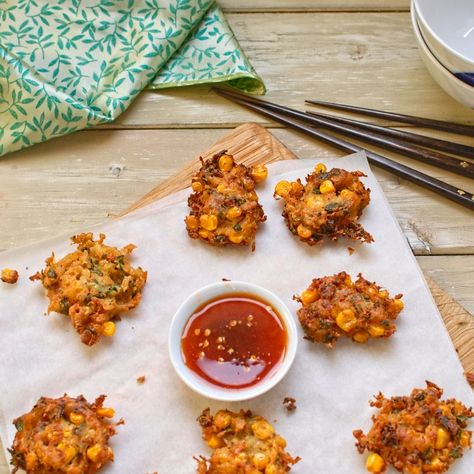 Thai-style sweetcorn fritters with sweet chilli dipping sauce – The Circus Gardener's Kitchen Sweetcorn Fritters Recipe, Flavored Coffee Recipes, Sweetcorn Fritters, Fall Coffee Recipes, Chicken And Sweetcorn Soup, Coffee Recipes Hot, Vegetarian Thai Recipes, Sweet Chili Dipping Sauce, Vegetarian Thai