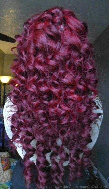 Curls galore ♥ Red Violet Hair Color, Red Violet Hair, Violet Hair Colors, Violet Hair, Long Curls, Burgundy Hair, Trendy Hair Color, Red Hair Color, Colorful Hair