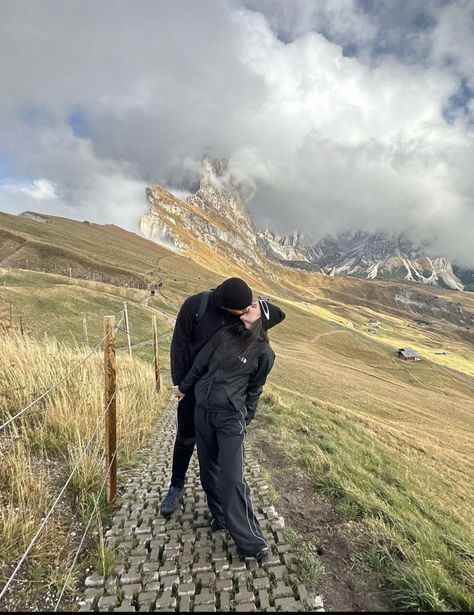 Gorpcore Couple, Mens Hiking Aesthetic, Gorpcore Photoshoot, Hiking Boy Aesthetic, Goretex Outfit, Hiking Man Aesthetic, Hike Couple, Hiker Couple Aesthetic, Thru Hiking Aesthetic