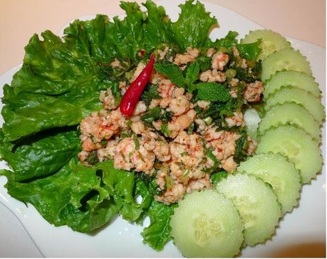 Thai spicy ground shrimp with toasted rice or "Larb Gung ; ลาบกุ้ง " in Thai. Larb is one of our favorite Thai dished. It is very easy to ma... Ground Chicken Salad, Thai Ground Chicken, Thai Larb, Larb Recipe, Asian Salads, Toasted Rice, Dark Chocolate Bark, Miniature Chocolate, Cambodian Food