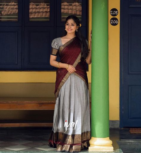 Pavadai Thavani Blouse Design, Simple Dhavani, Pavadai Thavani Design, Davani Half Saree Kerala, Pavadai Thavani, Traditional Half Saree, Kerala Engagement Dress, Midi Top, Kerala Saree Blouse Designs