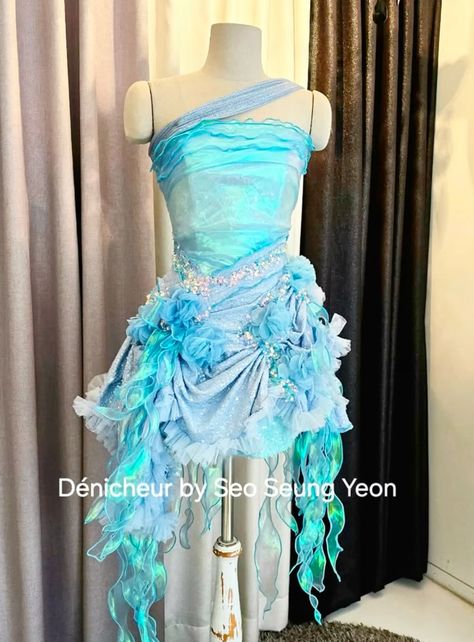 Ocean Inspired Dress, Ocean Fashion Design, Jellyfish Dress, Fancy Costumes, Ocean Fashion, Women Dresses Classy, Fashionista Clothes, Mermaid Fashion, Performance Outfit