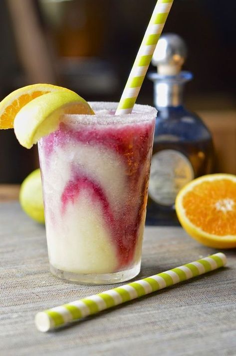 Sangria Margarita Recipe, Margarita Sangria, Frozen Sangria, Lime Margarita, Frozen Margaritas, Summer Cocktail Recipes, Sangria Recipes, Margarita Recipes, Irish Cream