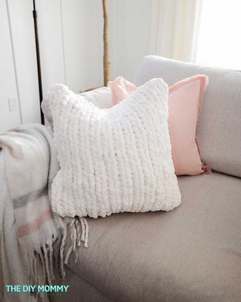 How to Knit a Chunky Pillow for Beginners: No Needles Required! | The DIY Mommy Finger Knit Pillow Cover, Bernat Blanket Big Yarn, Chunky Pillow, Diy Mommy, Chunky Knit Pillow, Blanket Craft, Big Yarn, Bernat Blanket, Chunky Knit Throw