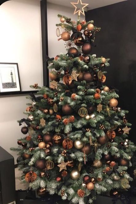 Witchy Christmas Tree, Brown Christmas Decor, Xmas Ornaments Diy, Diy Ornament Ideas, Copper Christmas Decor, Woodland Christmas Decor, Glam Christmas Tree, Woodland Christmas Tree, Christmas Tree Inspo