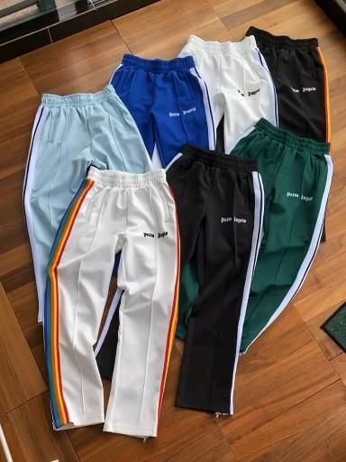 Couple Tracksuits, Men Track Pants, Jean Jacket Outfits Men, Baseball Jacket Outfit, Mens Tracksuit Set, Tracksuits For Men, Track Pants Outfit, Streetwear Sweatpants, Jogger Pants Style