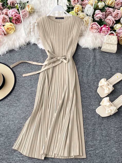 Y2k Aesthetic Outfits, Dress With Belt, Vestido Casual, 가을 패션, One Piece Dress, Aesthetic Outfits, A Dress, Summer Dresses For Women, Pleated Dress