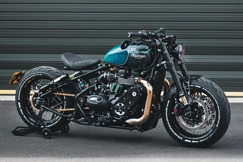 An incredible supercharged and nitrous-powered custom. Triumph Bobber Custom, Triumph Bonneville Bobber, Bonneville Bobber, Triumph Moto, Custom Bikes Cafe Racers, Triumph Bikes, Triumph Bobber, Мотоциклы Cafe Racers, Bobber Bikes