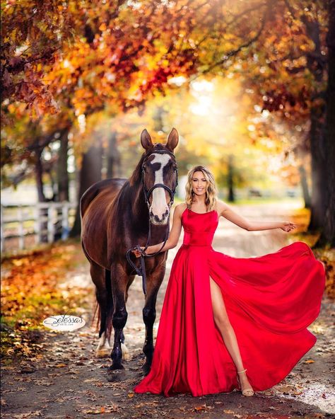 Michigan Senior Photos on Instagram: “It was an adventurous shoot with @alexa_styranec and we sure ended up with some gorgeousness! The horse was spooked by a passer by, but it…” Horse Prom Pictures, Flowy Dress Photoshoot With Horse, Horse Photoshoot Ideas Dress, Horse And Dress Photography, Prom Pictures With Horses, Equestrian Photoshoot Ideas, Equestrian Senior Pictures, Senior Picture Ideas Horses, Horse Photography Ideas