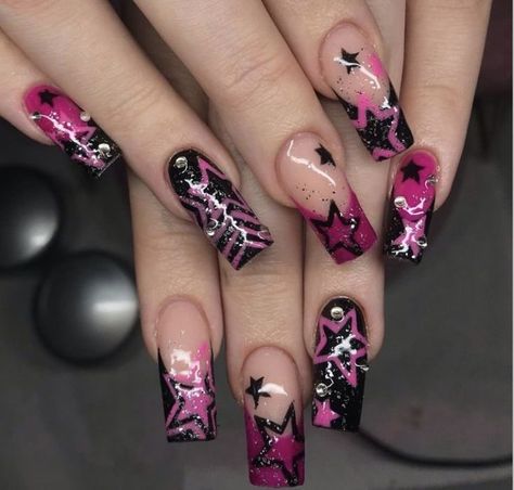 Baddie Gel Nails, Simple Coffin Nails Design, Simple Y2k Nails, Early 2000 Nails, Stiletto Nails Art Designs, Scene Nails, Punk Nails, Duck Nails, Baddie Nails