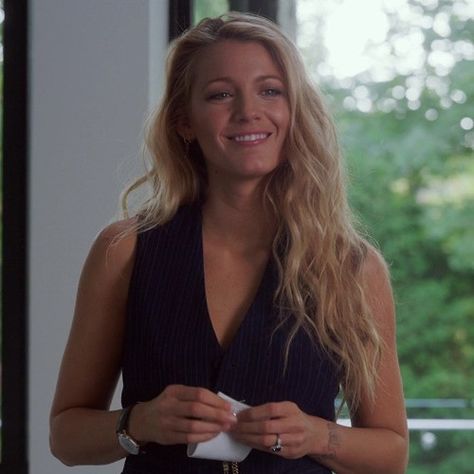 Color Analysis Winter, Female Movie Characters, A Simple Favor, Emily Nelson, Blake Lively Hair, Simple Favor, Blonde Celebrities, Leighton Meester, Female Actresses