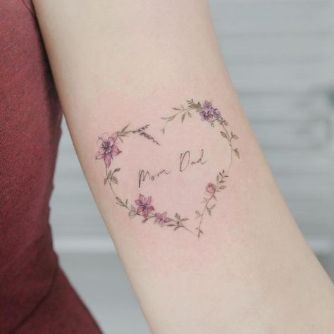 Heart Flower Tattoo, Women's Tattoos, Cool Wrist Tattoos, Tattoos For Women Flowers, Flower Tattoo Sleeve, Heart Tattoo Designs, Wrist Tattoos For Women, Minimalist Tattoos, Cute Tattoos For Women