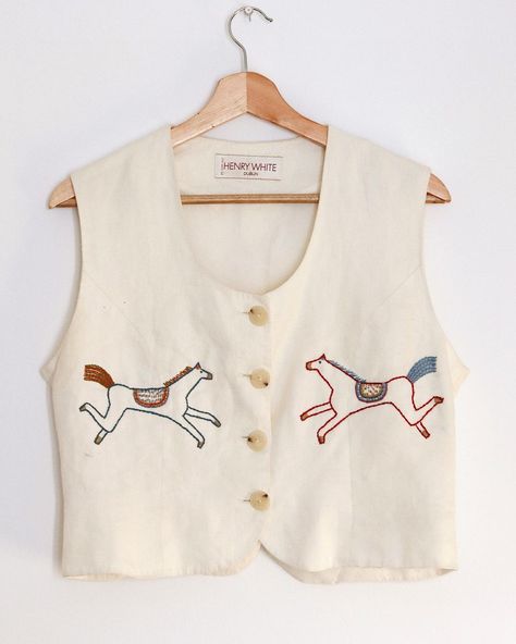 Madeleine Kemsley Illustration’s Instagram photo: “🐎 hand embroidered vintage linen waist coat 🐎 Today I finished embroidering horse número dos onto this little waistcoat! Still undecided…” What To Embroider, Embroidered Horse, Waist Coat, Shirt Embroidery, Embroidered Clothes, Vintage Linen, Embroidery Fashion, Dream Clothes, Upcycle Clothes