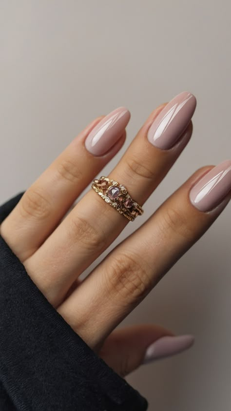 Discover the latest fall nail trends for 2024 including short almond nails in 2022 and 2023 styles Stay on-trend with 2023's short almond nails and get inspired by the 2024 almond latte hues Explore fall nail trends for a chic manicure from short 2023 almond to the latest 2024 brown square nails Almond Nails 2024 Fall, November Nails 2024 Trends, Trending Nails Square, Nail Shape Trends 2024, Almond Nails Fall 2024, Short Almond French Manicure, Autumn Nails 2024 Almond, Short Nails Fall 2024, Modern French Nails Almond