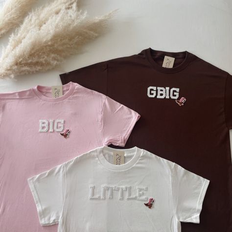 This cute Big Little Sorority Shirts are great for Big Little Reveal / Bid day! They are perfect to give to your big/lil as a gift and match outfits with! <3 Country Big Little Reveal, Big Little Reveal Shirts, Big Little Sorority Shirts, Big Little Sorority, Big Little Basket, Match Outfits, Big Little Shirts, Big Lil, Sorority Big Little