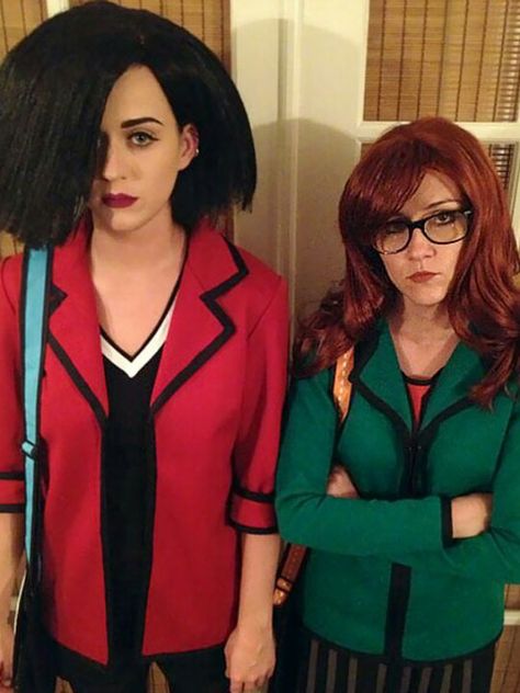 Katy Perry, Daria and Jane Cosplay Daria Costume, Katy Perry Halloween Costume, Katy Perry Halloween, Feminist Halloween Costumes, Daria And Jane, 90s Halloween Costumes, Halloween Costumes To Make, Best Celebrity Halloween Costumes, 90s Costume