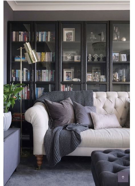 Small Living Room Storage, Livingroom Storage, Last Day Of January, Floor Seating Living Room, Bookshelf Design, Ikea Home, Home Libraries, Living Room Storage, Decoration Inspiration