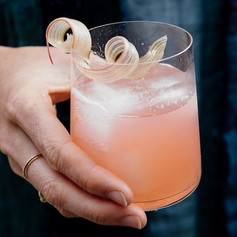 Best Rhubarb Recipes, Vermouth Cocktail, Gin Recipes, Gin Cocktail Recipes, Dry Martini, Gin Cocktail, Spring Cocktails, Dry Vermouth, California Living