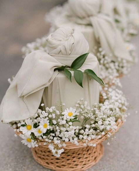 Hidden Hantaran Ideas, Dulang Hantaran Ideas, Hidden Hantaran, Hantaran Ideas, Hantaran Pernikahan, Wedding Gift Hampers, Wedding Platters, Hamper Gift Basket, Diy Bouquet Wrap