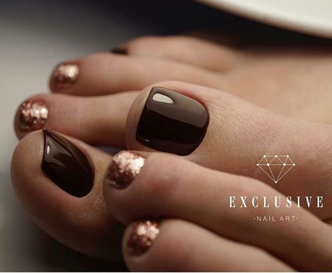 Brown-gold Toe nail art Nails Shellac, French Pedicure, Elegant Manicure, Dark Fall, Pedicure Designs, Super Nails, Black Nail, Ideas Nails, Colorful Nail Designs