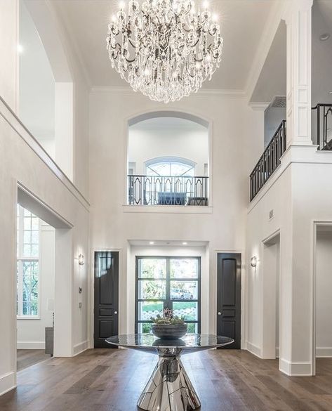 Large Foyer Ideas, Luxury Entryway, Entrance Hall Decor, Foyer Ideas Entryway, Interior Design Your Home, Foyer Design, Beautiful House Plans, Luxury House Plans, Hall Decor