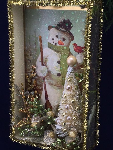 Diy Christmas Shadow Box, 2024 Ornaments, Unusual Christmas Ornaments, Christmas Notebook, Crafts 2023, Ornaments Ideas, Christmas Diorama, Snow Men, Vintage Christmas Crafts