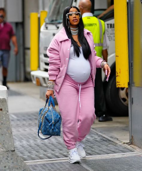 Pictures Of Cardi B, Maternity Photoshoot Outfits, Preggo Fashion, Pretty Pregnant, Bratz Inspired Outfits, Cute Maternity Outfits, Pregnancy Looks, Pregnancy Outfits, Photoshoot Outfits