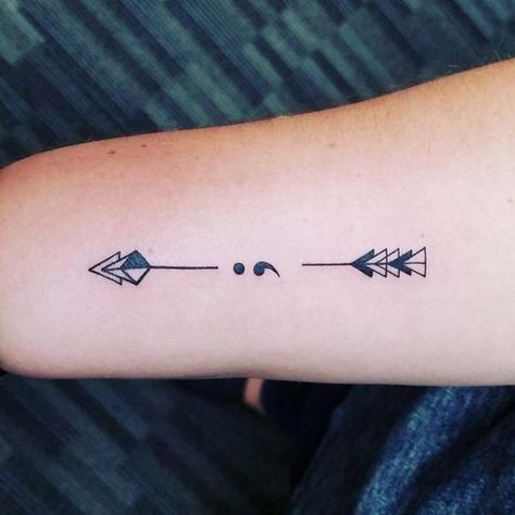 37 Unique Semicolon Tattoo Ideas and Placement – Piercings Models Arrow Semi Colon And Infinity Tattoo, Arrow Semicolon Tattoo, Colon Tattoos, Semicolon Tattoo Meaning, Meaning Of Arrow Tattoo, Tattoo Arrow, Geometric Arrow Tattoo, Wörter Tattoos, Small Arrow Tattoos