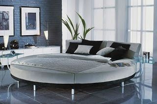 Ikea Bedroom Furniture, Circle Bed, Modern White Bedroom, Round Bed, Modern Room Decor, Round Beds, White Bedroom Furniture, Design Del Prodotto, Home Additions