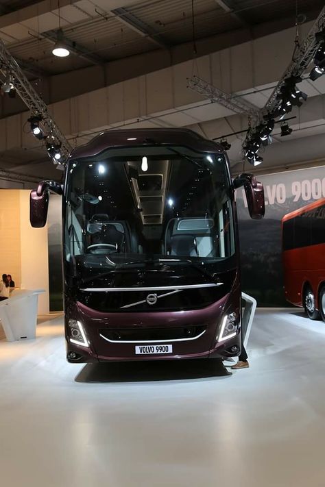 Volvo 9900 Mercedes Benz Bus, Volvo Bus, Livery Bus, Luxury Motorhomes, New Luxury Cars, Luxury Bus, American Trucks, Mini Bus, Billionaire Lifestyle