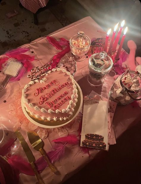 Pink Themes Birthday Party, Slumber Party Birthday Aesthetic, Sweet 17 Aesthetic, Pink Party Theme Aesthetic, Pink Birthday Party Aesthetic Ideas, Pink Bday Aesthetic, Girly Party Aesthetic, Sixteenth Birthday Ideas Party Themes Sweet 16, Pink Slumber Party Ideas For Adults