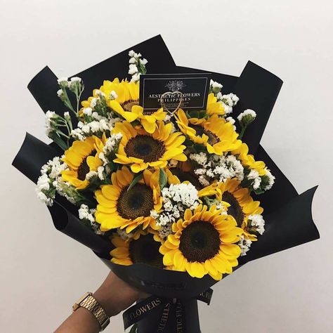 Flowers Philippines, Roses Luxury, Black Bouquet, Sunflower Photography, Yellow Bouquets, Diy Projects Gifts, Sunflower Bouquet, Sunflower Bouquets, Aesthetic Flowers