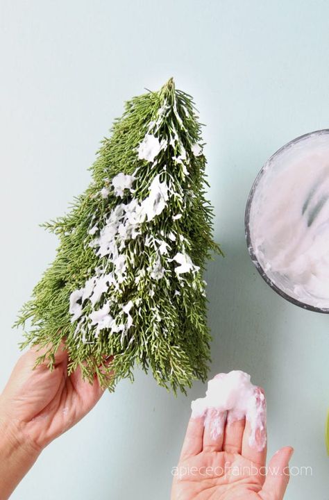 Make a tabletop snow flocked Christmas tree for almost free! Beautiful winter farmhouse decorations and easy crafts. Best DIY fake snow recipe! - A Piece of Rainbow #diy #homedecor #diyhomedecor #christmastree #christmas #christmasdecor #crafts #snow #winter #farmhouse #vintage #farmhousestyle #centerpiece table centerpiece, boho, home decor, vintage #craftsforkids #papercrafts #christmascraft #wintercrafts Fake Snow Recipe, Tree Flocking, Narnia Christmas, Traditional Christmas Party, Snow Flocked Christmas Tree, Snow Recipe, Diy Tabletop, Floral Christmas Tree, Flocked Tree