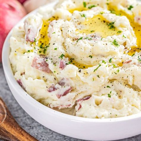 Red Mashed Potatoes Recipe, Red Mashed Potatoes, Red Skin Mashed Potatoes, Mashed Potatoes Recipe Easy, Garlic Mashed Potatoes Recipe, Best Mashed Potatoes, Mashed Potatoes Recipe, Garlic Mashed Potatoes, Potato Sides