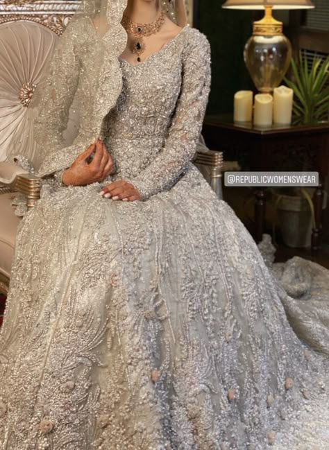 Walima Dress, Desi Wedding Dresses, Nikkah Dress, Asian Bridal Dresses, Asian Wedding Dress, Bridal Dresses Pakistan, Pakistani Wedding Outfits, Bridal Dress Fashion, Indian Bridal Dress