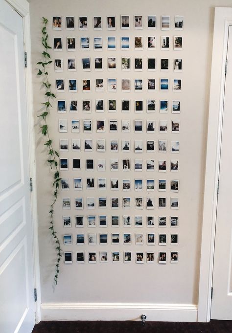 Instax Ideas Display, Polaroid Pictures Display Wall, Instax Room Decor, Wall Full Of Pictures Bedrooms, Minimalist Photo Wall Bedroom, Polaroid Bedroom Decor, Polaroid Aesthetic Wall, Instax Picture Ideas Room Decor, Instax Mini Wall Ideas