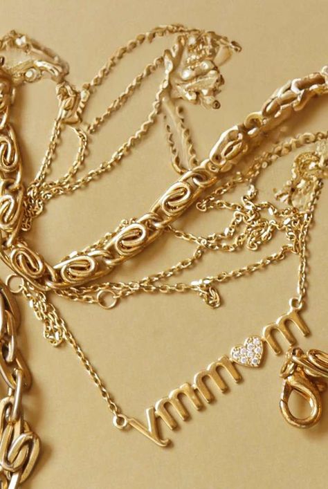 We asked an expert how to untangle a necklace, plus how to avoid necklace knots in the first place. #beautyhacks #beautytips #details #realsimple #womensfashion #tipsandtricks #jewelry Untangle Necklace, Tweezers Eyebrows, Real Simple, Safety Pin, Give It To Me