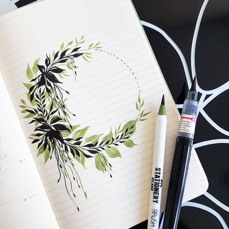 Black and green wreath today 🌿 . Pens: #pentel color brush black and a #stationeryisland autumn brush pen Journal Ideas Aesthetic, Brush Pen Art, Pen Doodles, Watercolor Brush Pen, Color Brush, Bullet Journal Aesthetic, Green Wreath, Brush Pens, Bullet Journal Themes