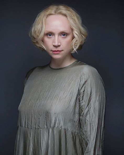 Gwendoline Christie sur Instagram : I just had a debate with my mum’s BF because he was trying to convince me that Gwen perhaps isn’t as loverly as she is in her interviews. I… Tormund And Brienne, Gwendolyn Christie, Jaime And Brienne, Gwendoline Christie, Jaime Lannister, Celebrity Portraits, Future Wife, Tall Women, About Hair