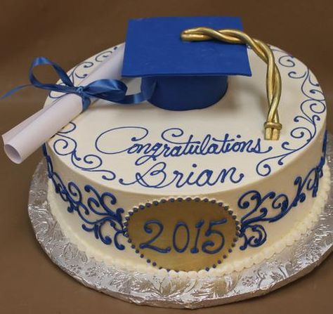 Hennessy Cake, High School Graduation Cakes, White Buttercream Frosting, Graduation Cake Designs, Graduation Cake Ideas, Grad Cakes, Cake Paris, Graduation Party Cake, Graduation Party High