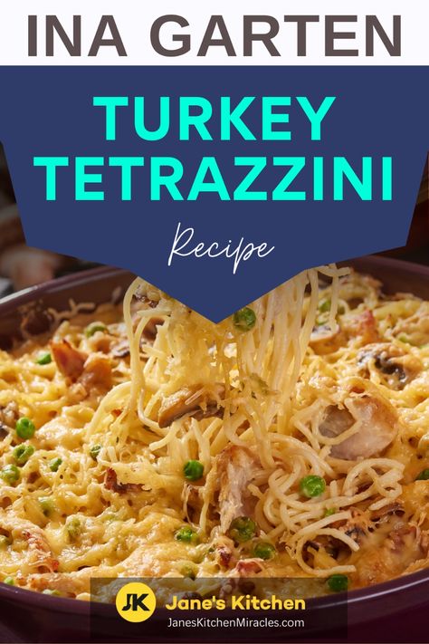 Turkey tetrazzini in a pan Turkey Tortellini Recipes, Smoked Turkey Pasta, Turkey Tetrazzini Recipe Pioneer Woman, Turkey Tetrazini, Turkey Tetrazzini Recipe Easy, Using Leftover Turkey, Turkey Tetrazzini Recipe, Hamptons Lifestyle, Pesto Dishes