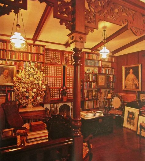 Filipino Ambiance in Jaime Laya's house Filipino House Aesthetic, Old Filipino House Interior, Filipino Architecture Interior, Filipino Old House, Vintage Filipino Aesthetic, Old Filipino Aesthetic, Filipino Maximalism, Filipino Ancestral House, Filipino House Interior