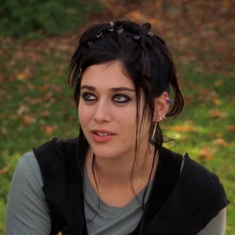 Mean Girls Janis, Janis Ian, Mean Girls Costume, Mean Girls, Girl Costumes, Dreadlocks, Celebrities, Hair Styles, Hair