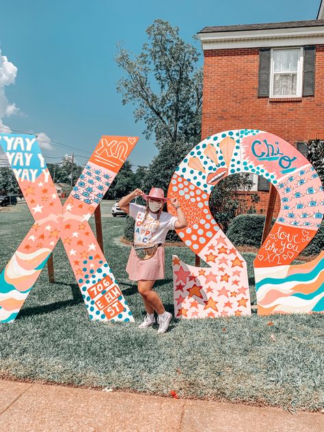 Sorority Lawn Letters, Sorority Yard Letters, Sorority Recruitment Outfits Rush Week, Greek Letters Painted, Meeting Games, Delta Zeta Sorority, Sorority Recruitment Outfits, Canvas Letters, Sorority Letters