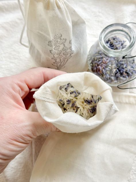 DIY Lavender Closet Sachets: Keep Your Clothes Fresh and Fragrant - Wardrobe Sachets Diy, Sachet Bags Diy, Diy Sachet Bags, Lavender Sachets Diy, Lavender Closet, Lavender Stamp, Diy Lavender, Lavender Leaves, Diy Scent