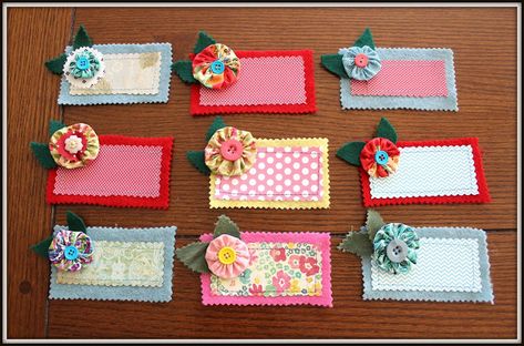 The Vintage Chateau: Quilt Guild Name Tags Fabric Name Tags, Quilt Name Tag Ideas, Homemade Name Tags, Quilted Name Tags Ideas, Quilted Name Tags, Handmade Name Tags, Womans Retreat, Name Tags Ideas, Teacup Ideas