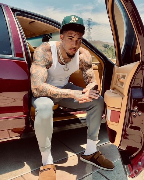 LiAngelo Ball on Instagram: “Head Honcho 🦍⛓” Liangelo Ball Tattoos, Chest Tattoo Men Ideas Black Man, Liangelo Ball, Guys Grooming, Light Skin Men, Hey Handsome, Lamelo Ball, Cute Black Guys