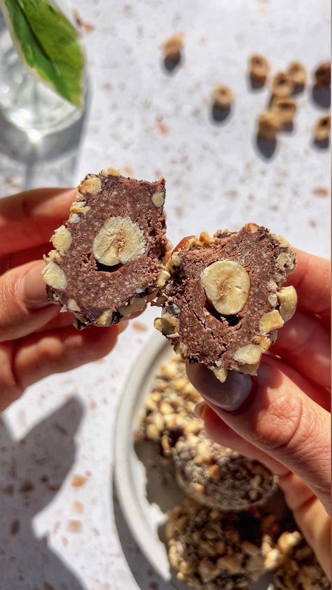 Raw Vegan Ferrero Rochers Snickers Protein Bar, Vegan Fudge, Energy Bites Recipes, Hazelnut Butter, Dough Ingredients, Protein Balls, Chocolate Protein Powder, Christmas Menu, Ferrero Rocher