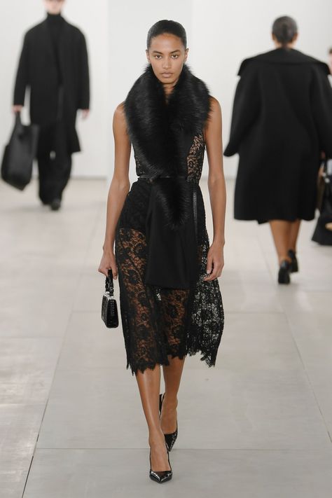 Michael Kors Fall 2024, Michael Kors Fall, Going Out Dress, To Be Continued, Fashion Archive, Jude Law, Show Collection, Michael Kors Collection, Sophia Loren